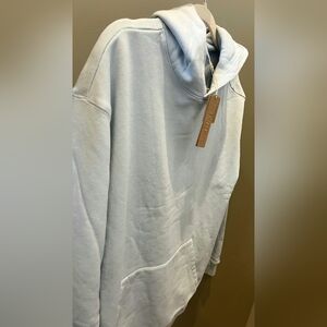 New (Tag on) Skims Sweatshirt, light blue, Size L